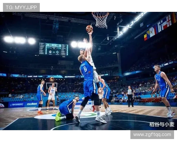 足球明星跨界挑战NBA赛场展现运动员多才多艺的魅力与激情