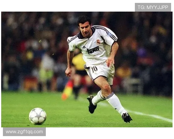 足球明星菲戈的家庭生活揭秘与子女成长故事分享